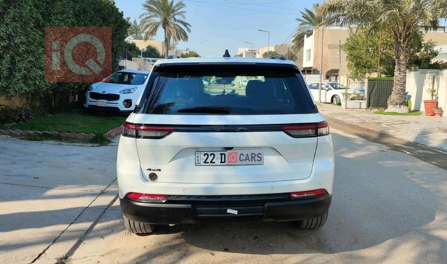 جیپ گراند شیرۆکی